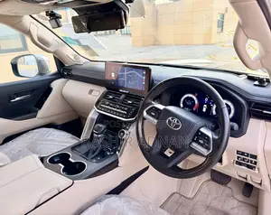 Toyota Land Cruiser LC300 2025 Gray