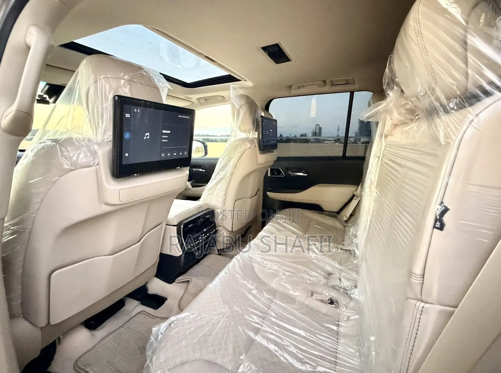Toyota Land Cruiser LC300 2025 Silver