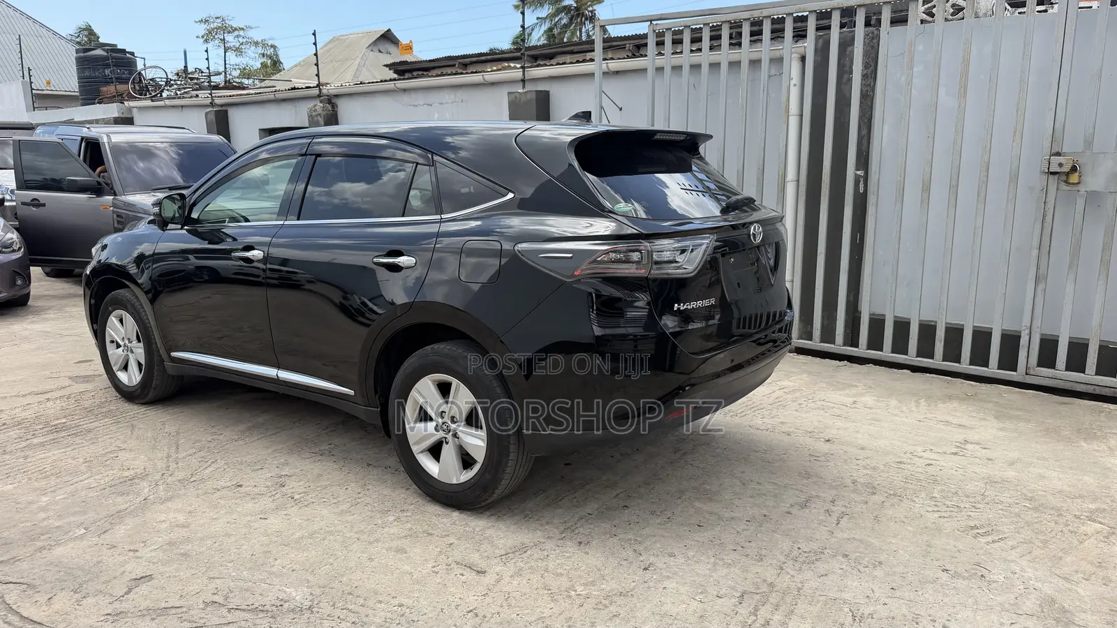 Toyota Harrier 2.0 2016 Black
