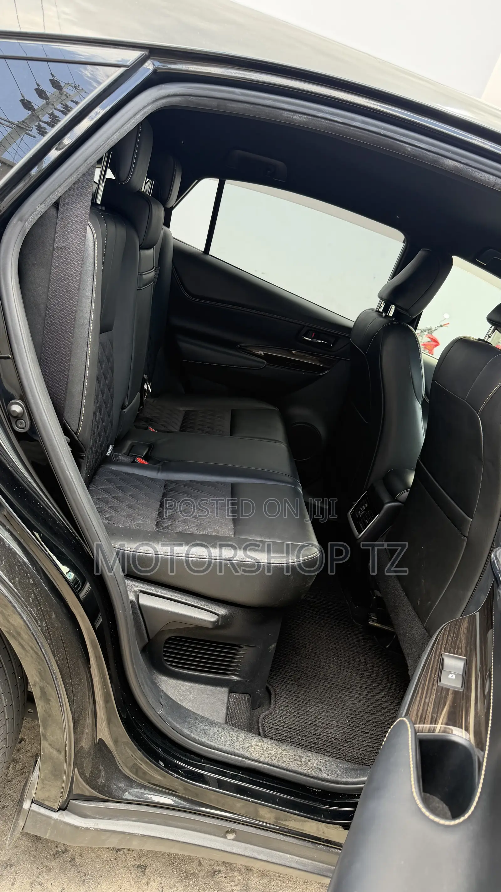 Toyota Harrier 2.0 2016 Black
