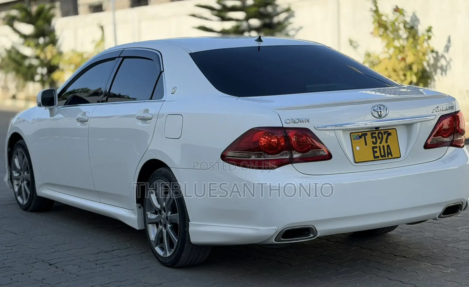 Toyota Crown 2009 White