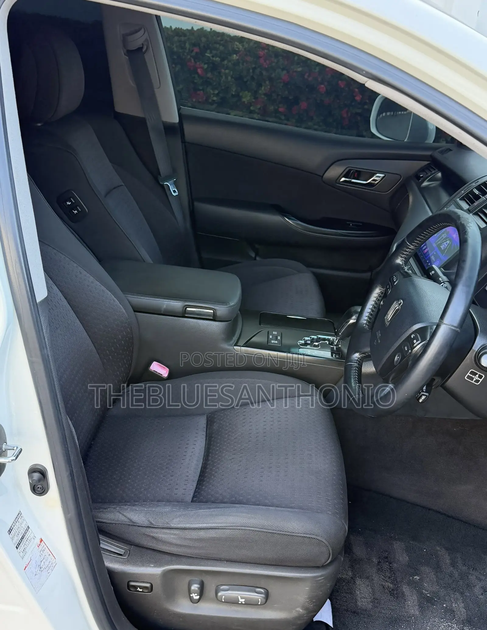 Toyota Crown 2009 White