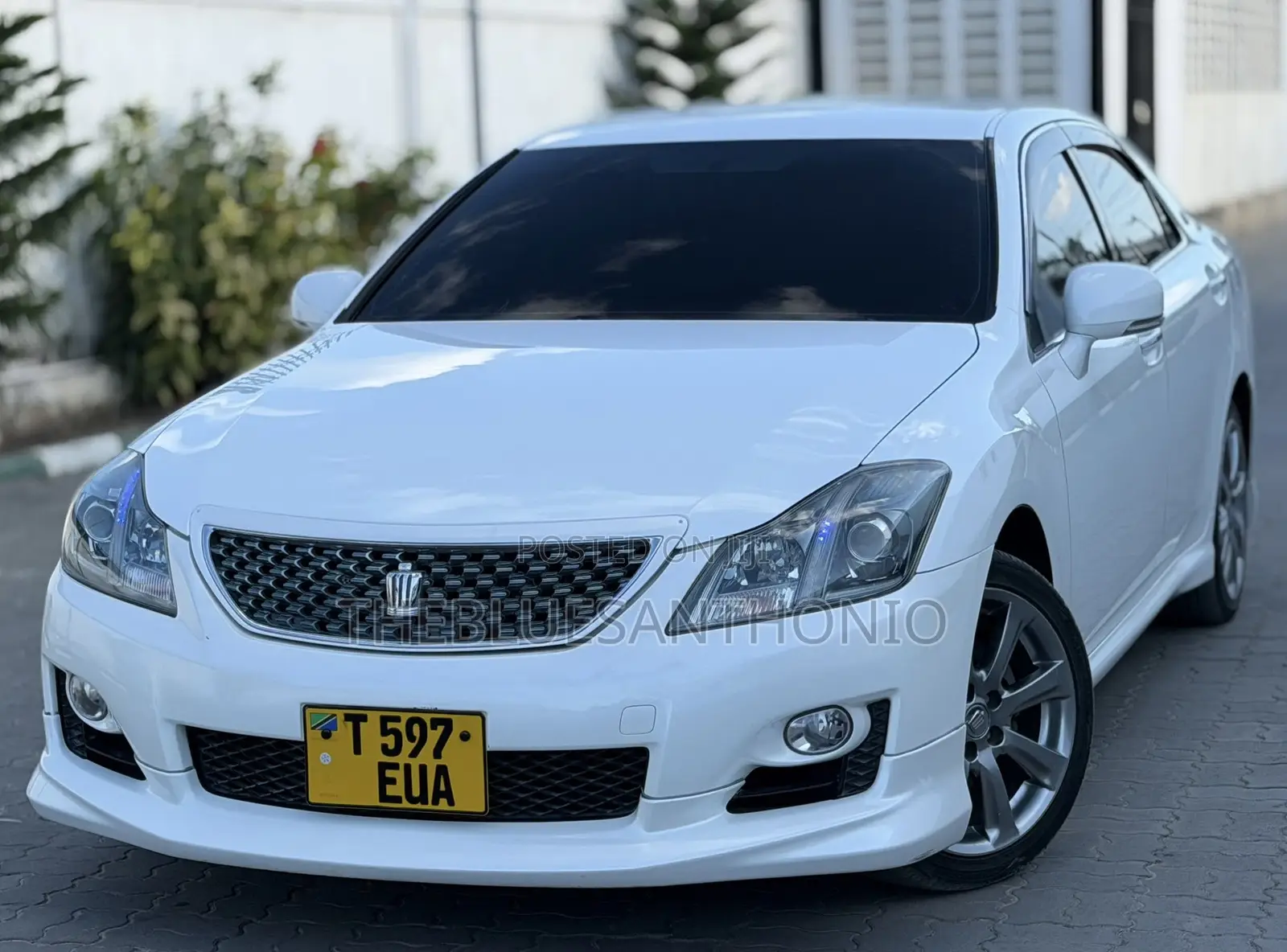 Toyota Crown 2009 White