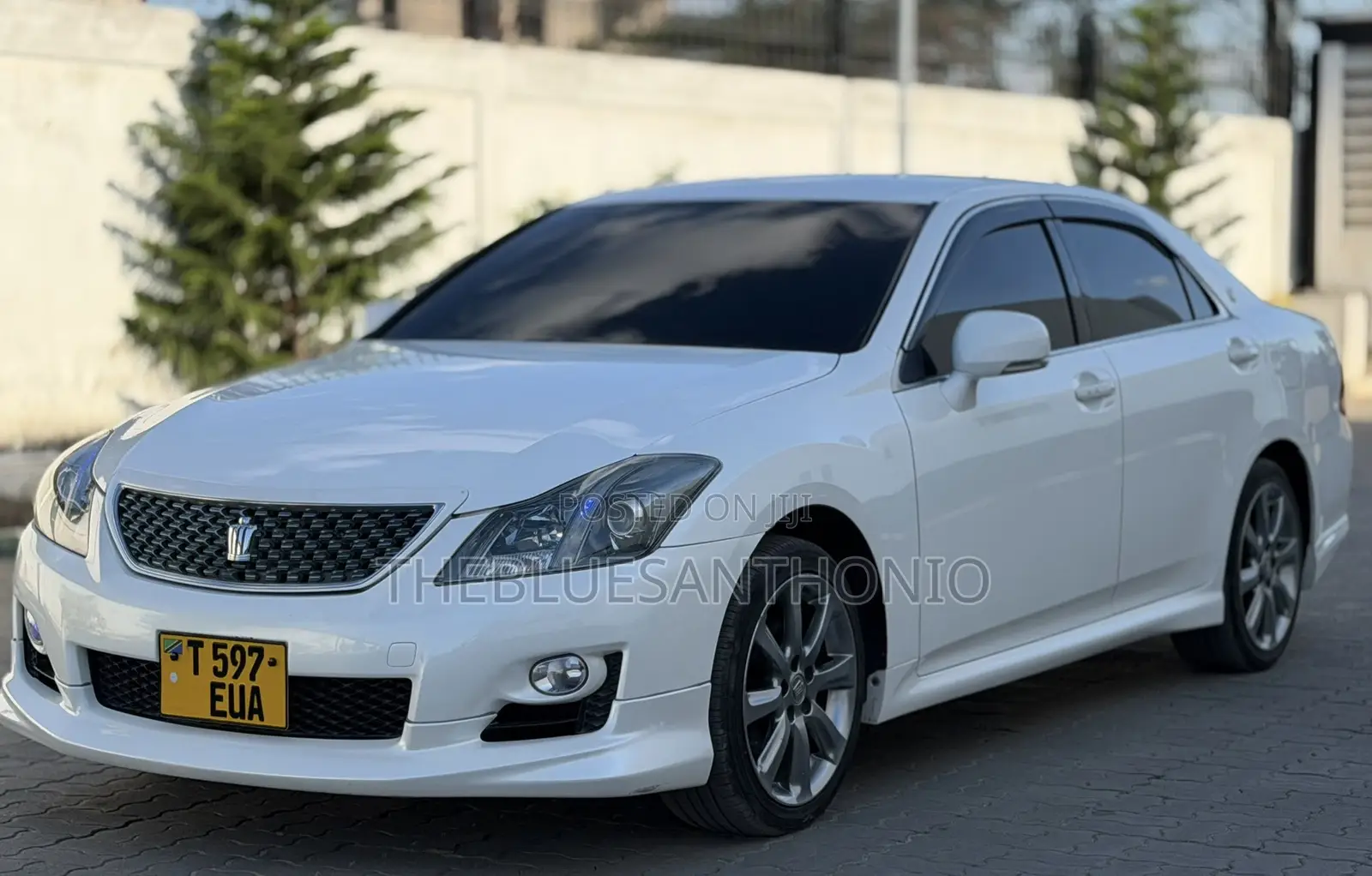 Toyota Crown 2009 White