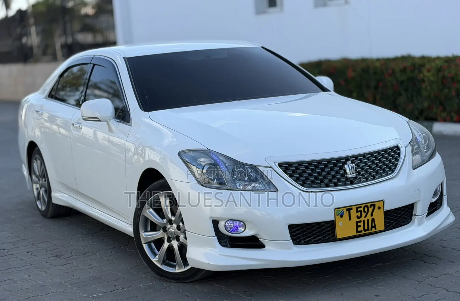 Toyota Crown 2009 White