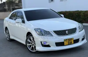 Toyota Crown 2009 White