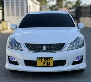 Toyota Crown 2009 White