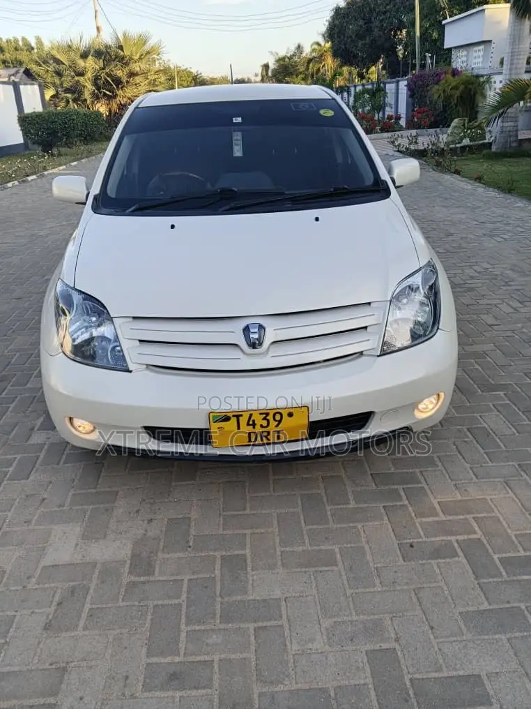 Toyota IST 2003 White
