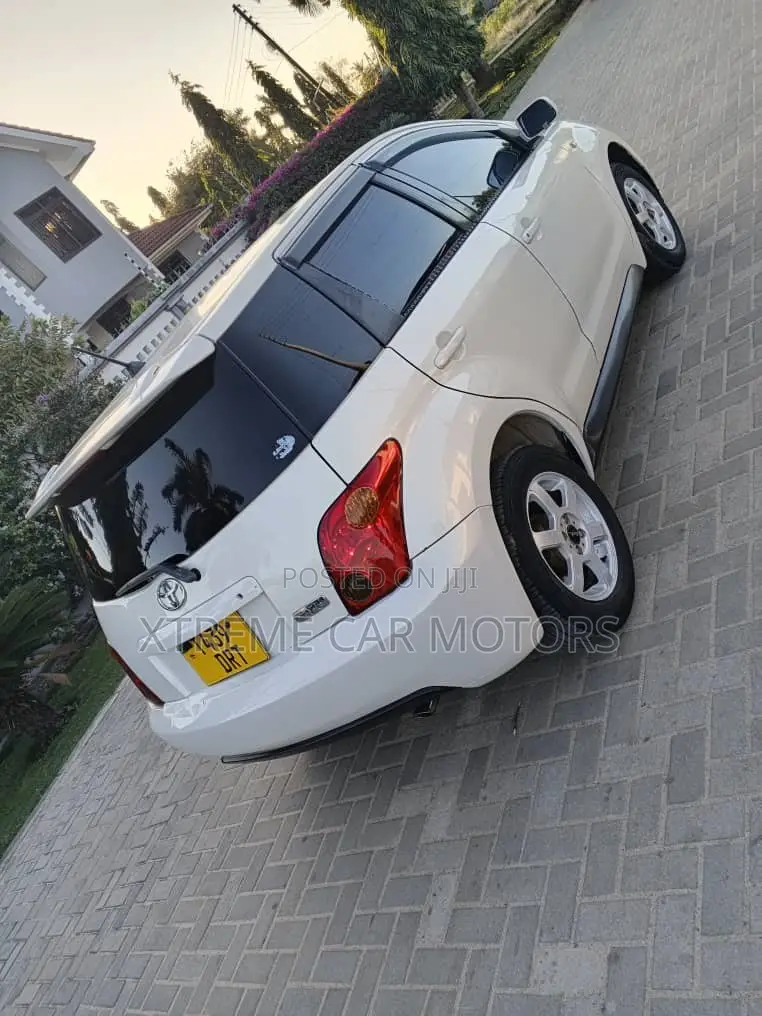 Toyota IST 2003 White