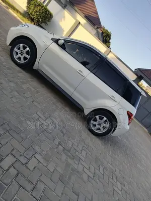 Toyota IST 2003 White