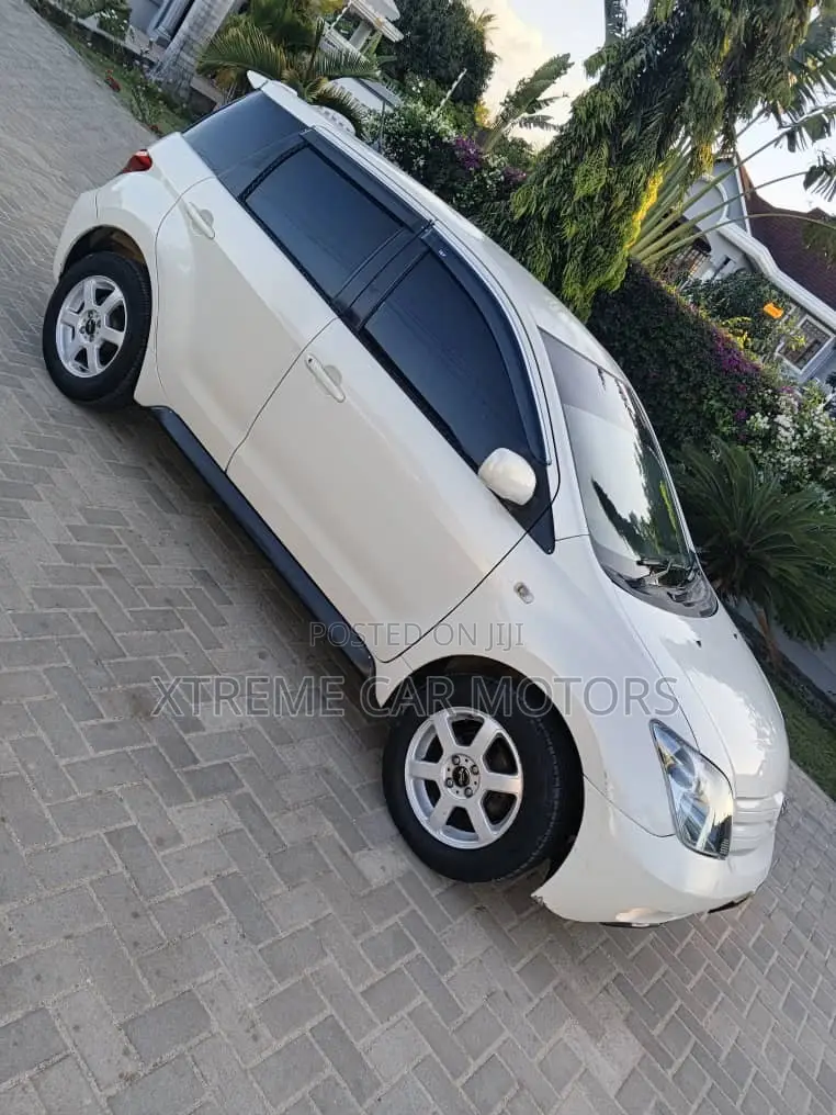 Toyota IST 2003 White