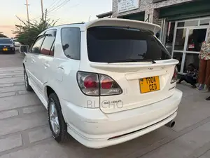 Toyota Harrier 2001 White