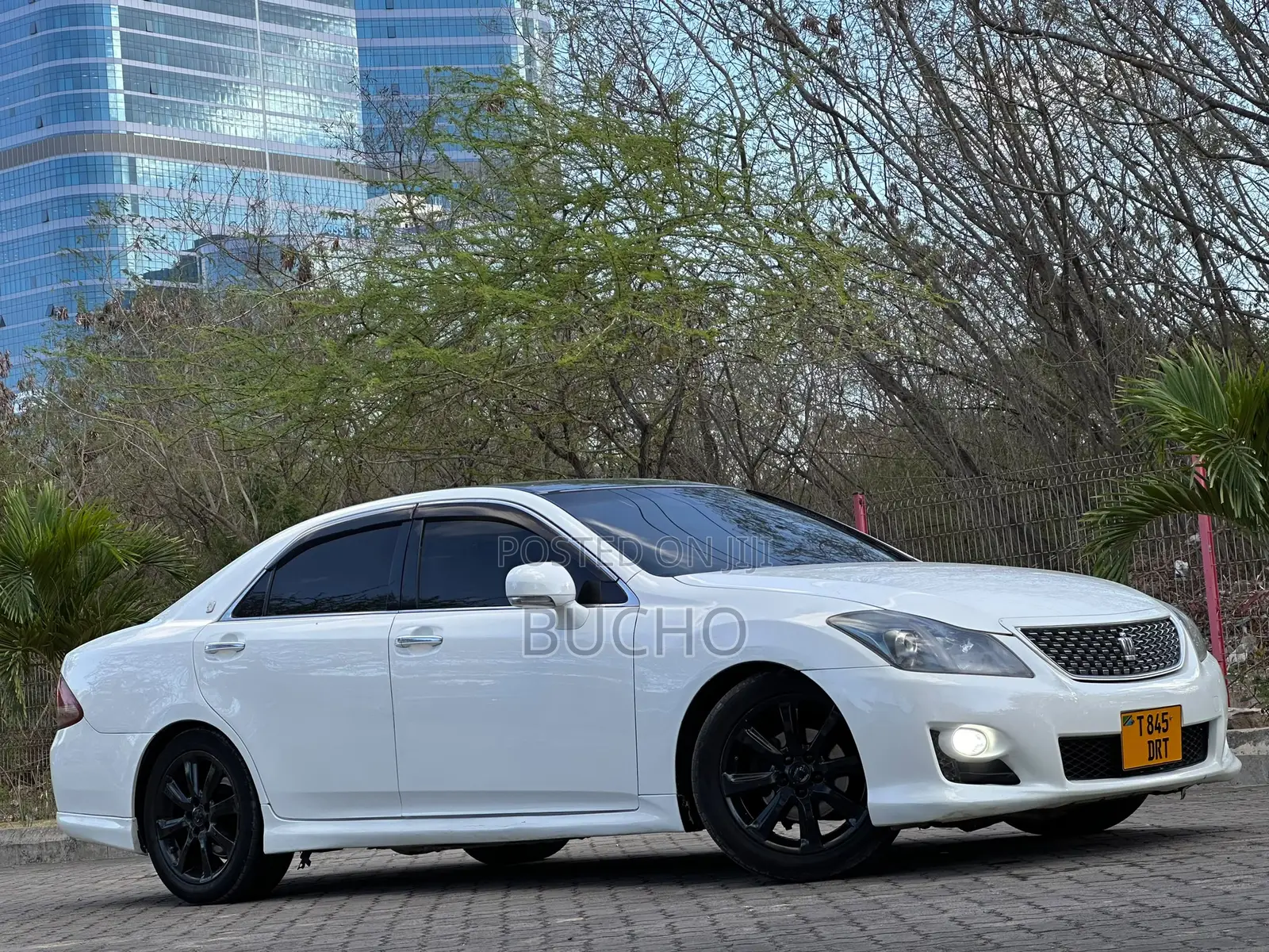Toyota Crown 2009 White