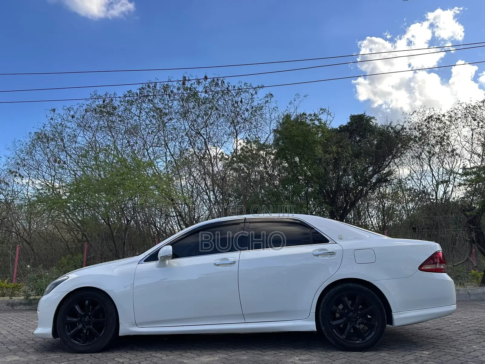 Toyota Crown 2009 White