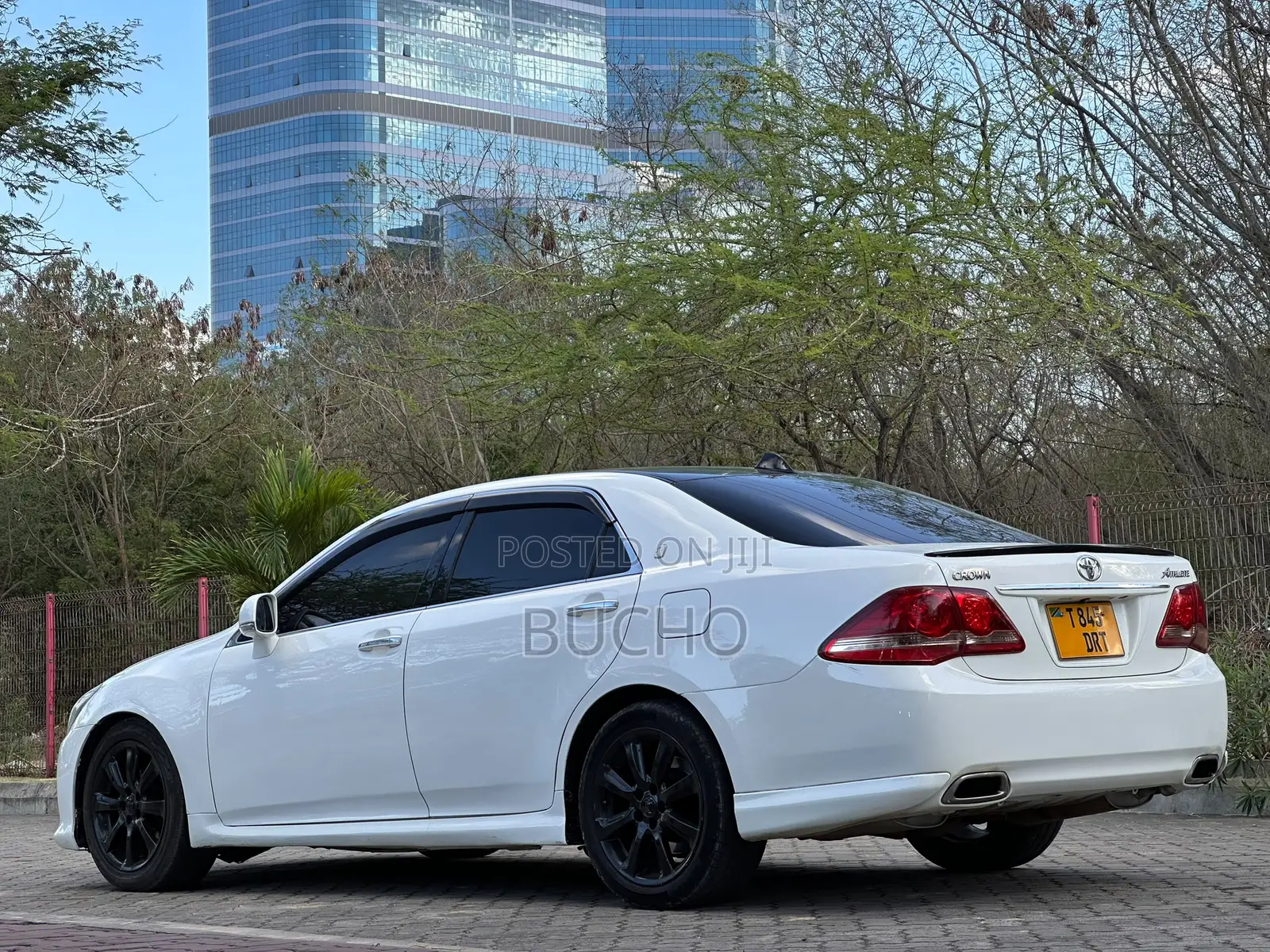 Toyota Crown 2009 White