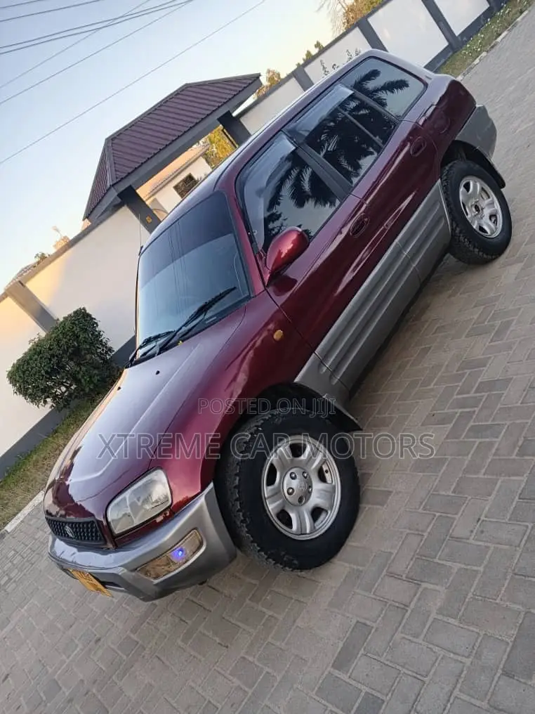 Toyota RAV4 1999 Red