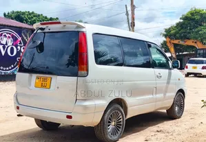 Toyota Noah 2003 White