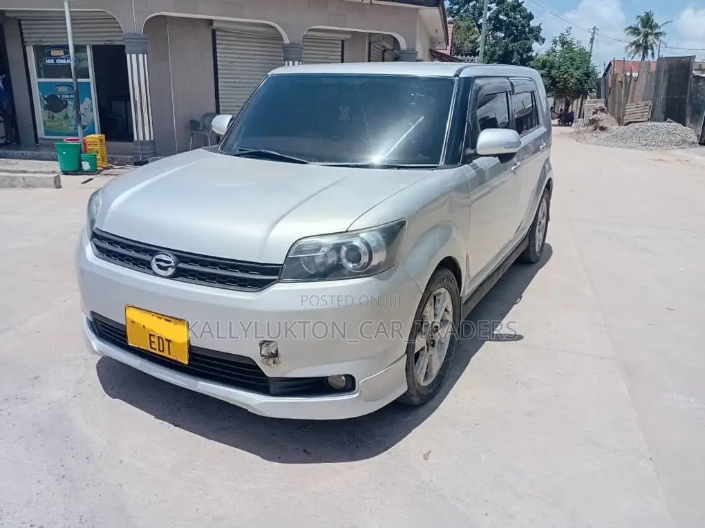 Toyota Corolla Rumion 2012 Silver