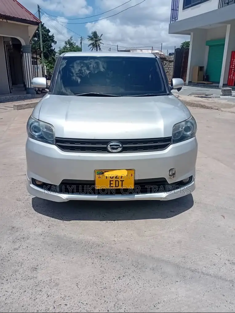 Toyota Corolla Rumion 2012 Silver