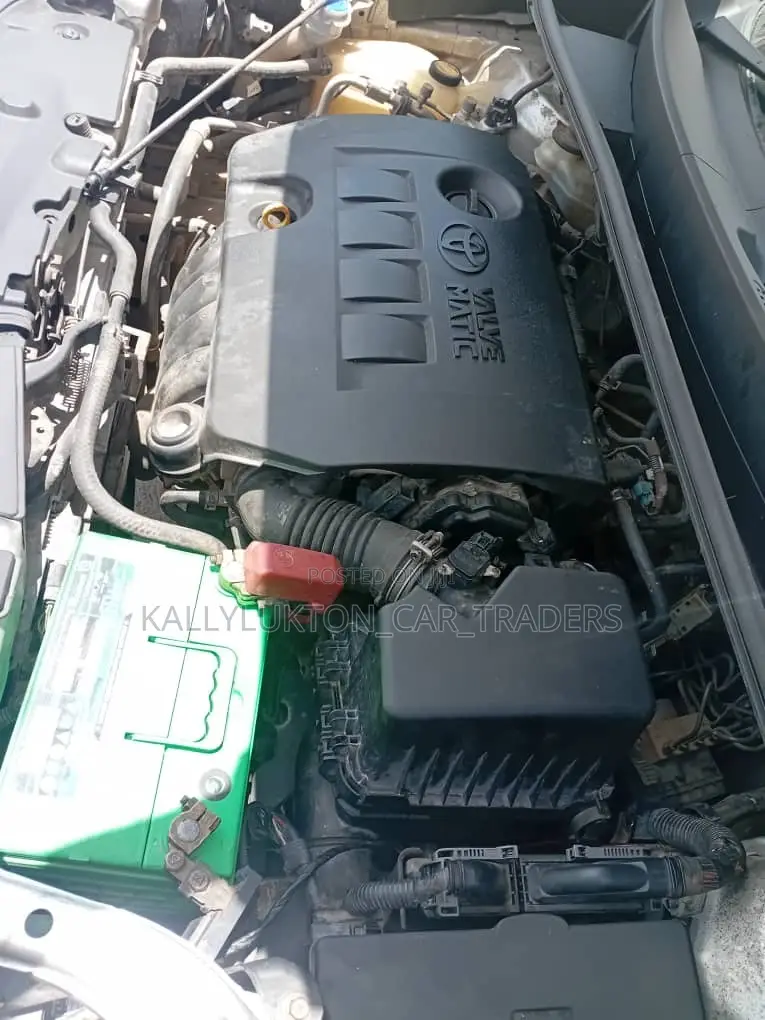 Toyota Corolla Rumion 2012 Silver