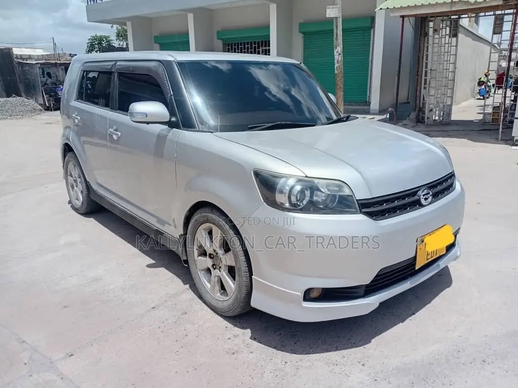 Toyota Corolla Rumion 2012 Silver