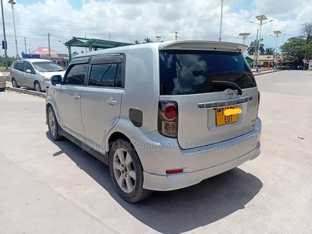 Toyota Corolla Rumion 2012 Silver