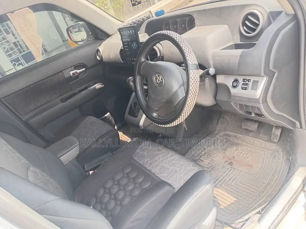 Toyota Corolla Rumion 2012 Silver