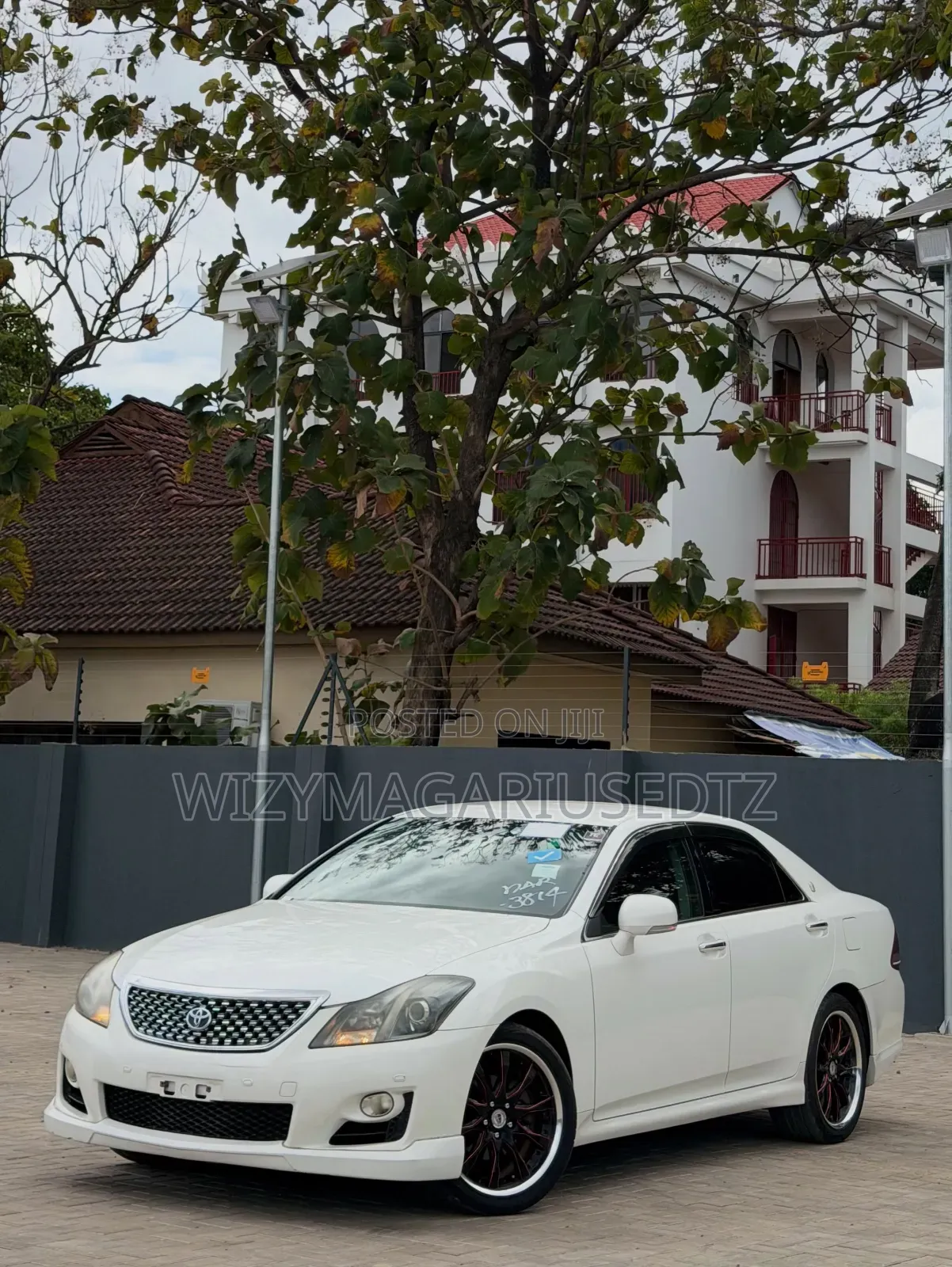 Toyota Crown 2009 White