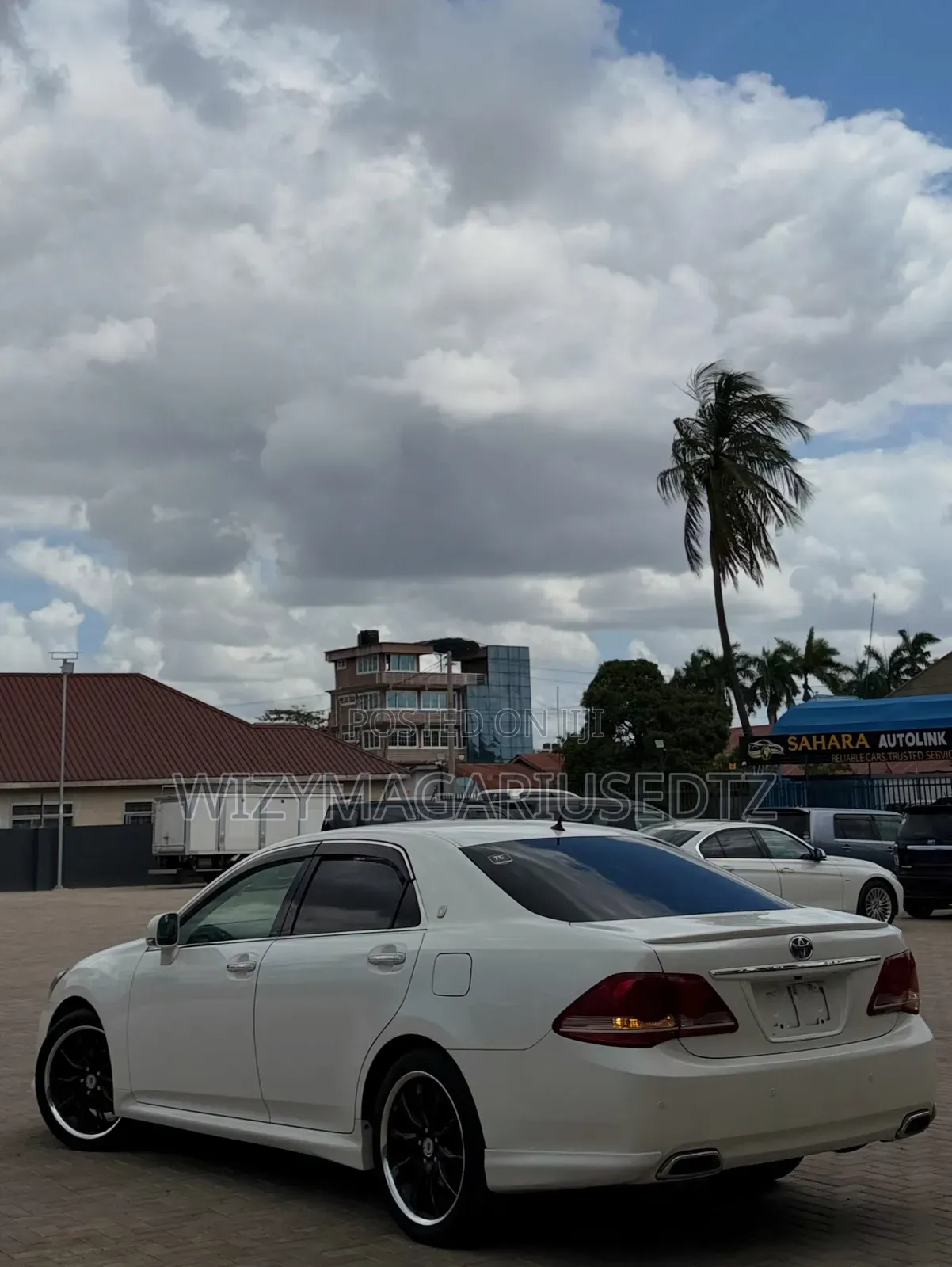Toyota Crown 2009 White