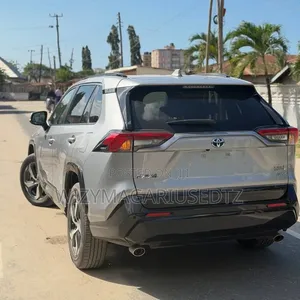 Toyota RAV4 Limited AWD 2023 Silver