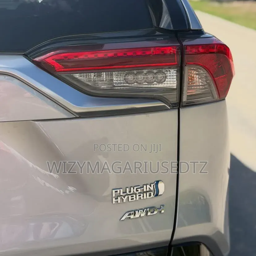 Toyota RAV4 Limited AWD 2023 Silver