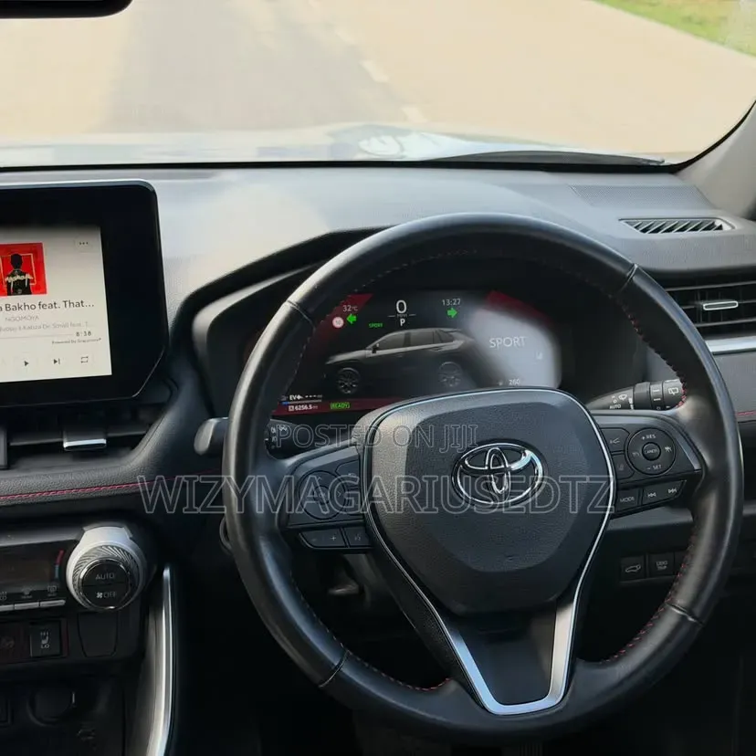 Toyota RAV4 Limited AWD 2023 Silver
