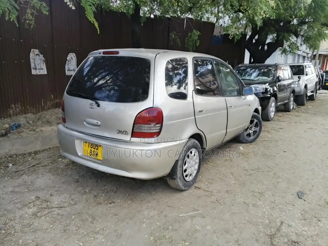 Toyota Corolla Spacio 2000 Silver