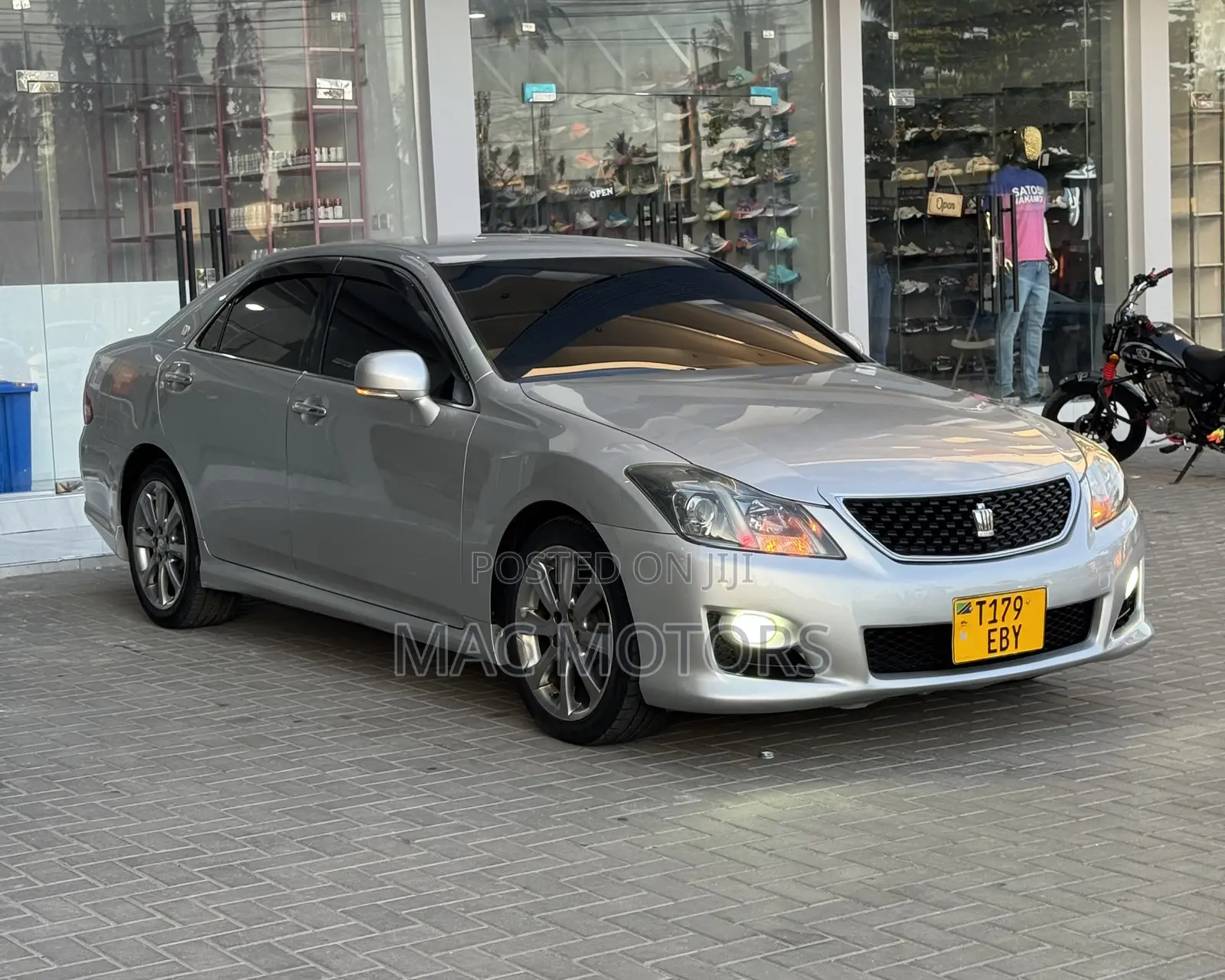 Toyota Crown 2009 Silver