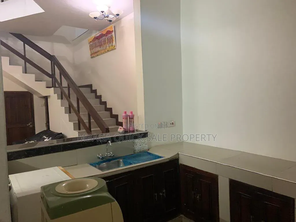 4bdrm House in Mikocheni for sale