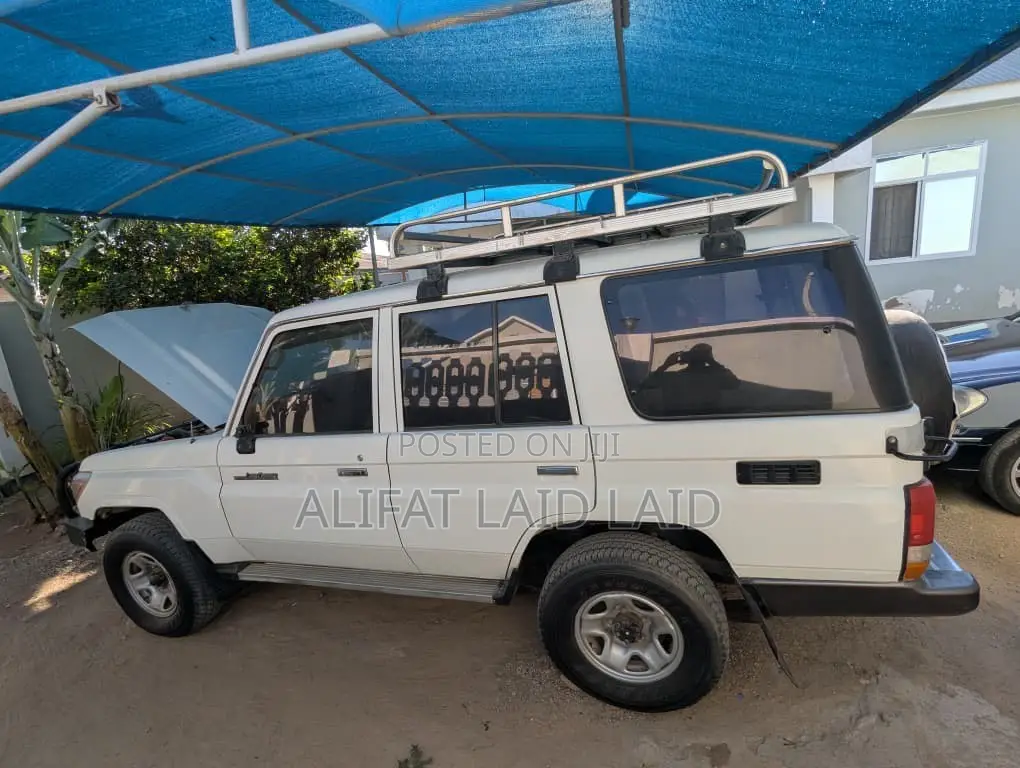 Toyota Land Cruiser 2014 White