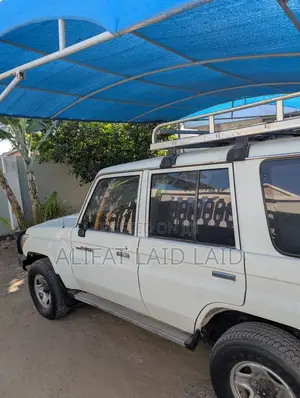 Toyota Land Cruiser 2014 White