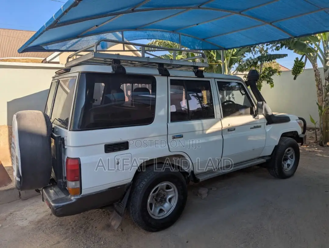 Toyota Land Cruiser 2014 White