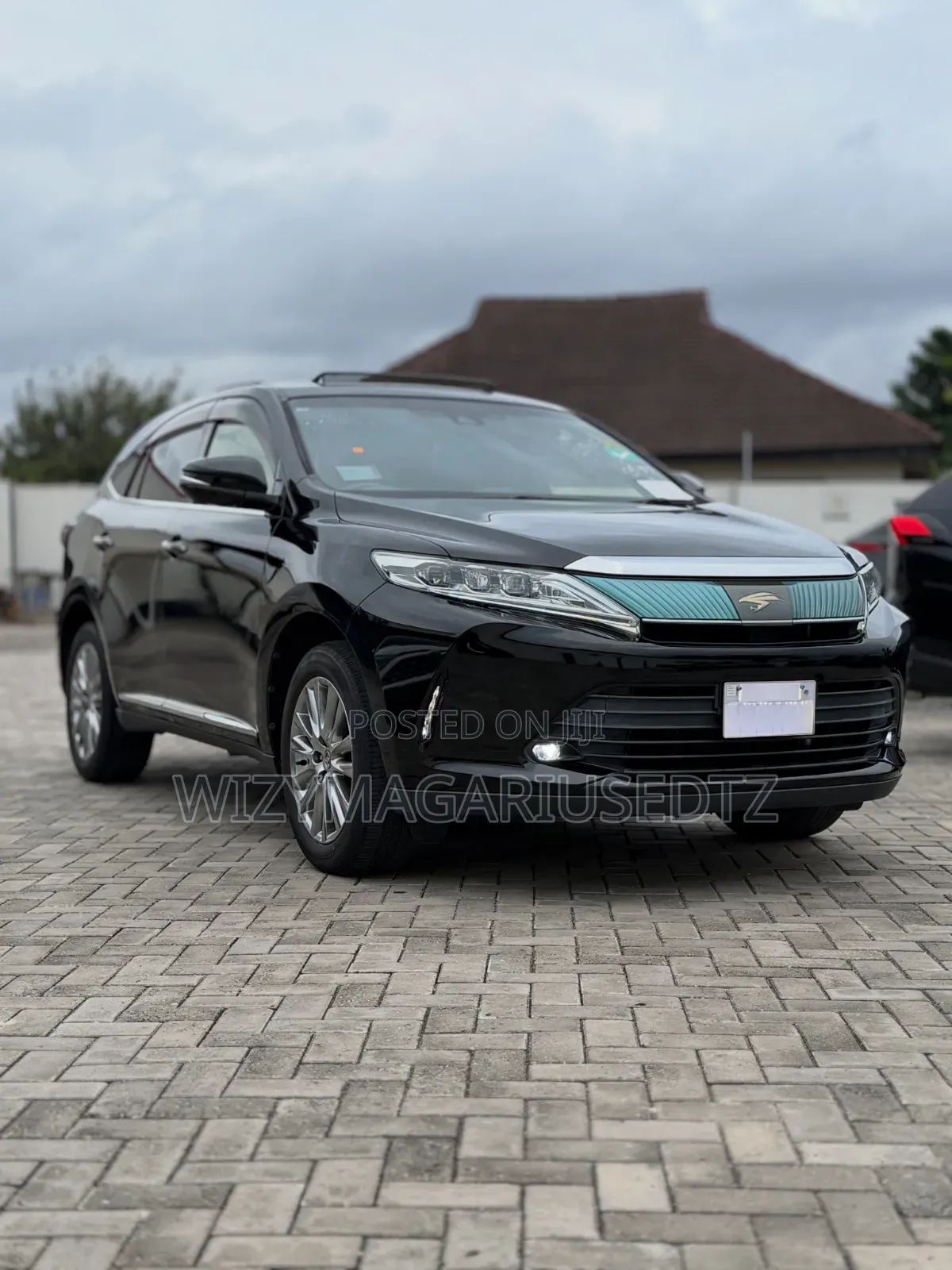 Toyota Harrier 2.0 2017 Matt Black