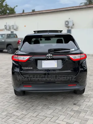 Toyota Harrier 2.0 2017 Matt Black