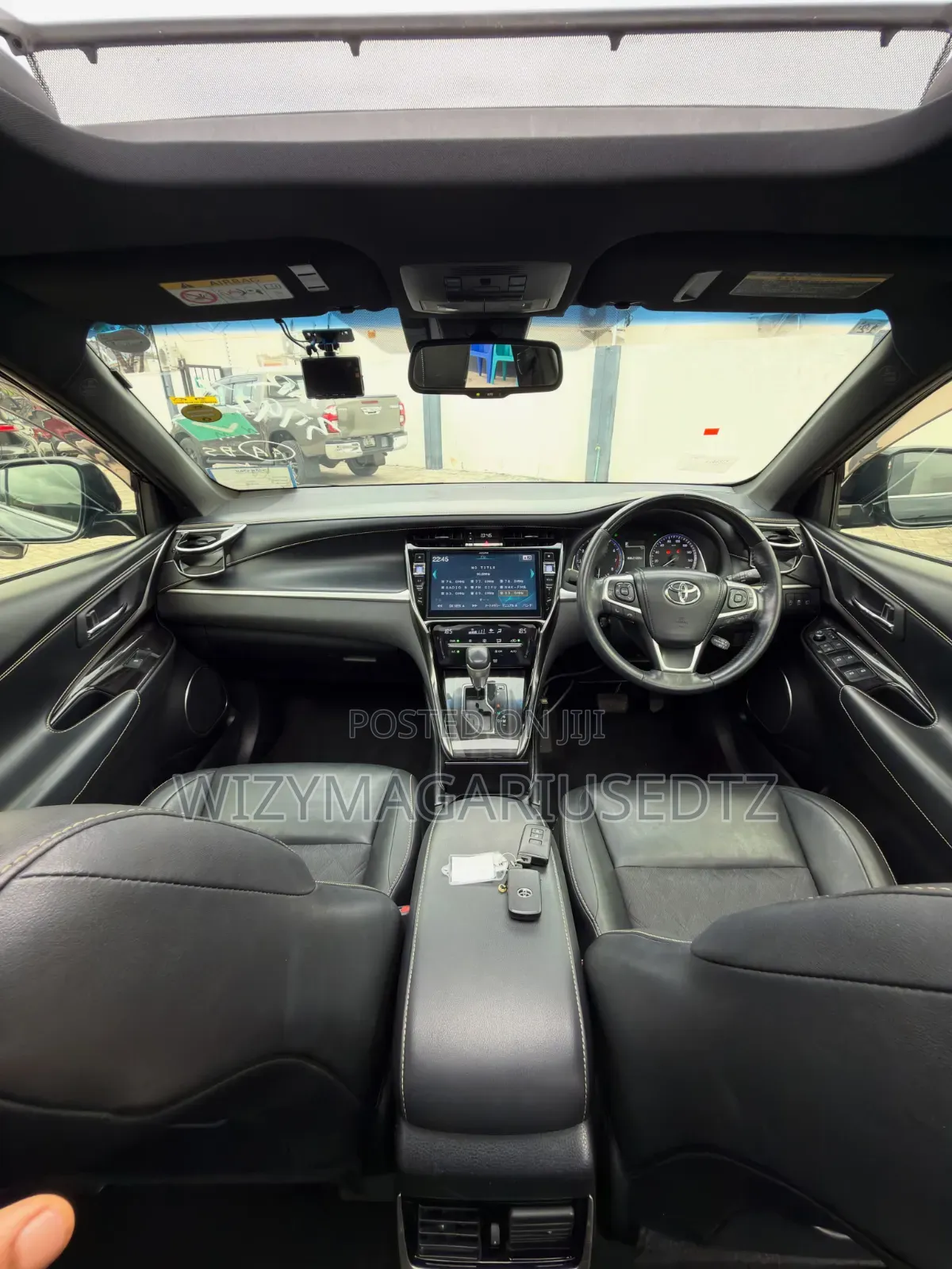 Toyota Harrier 2.0 2017 Matt Black