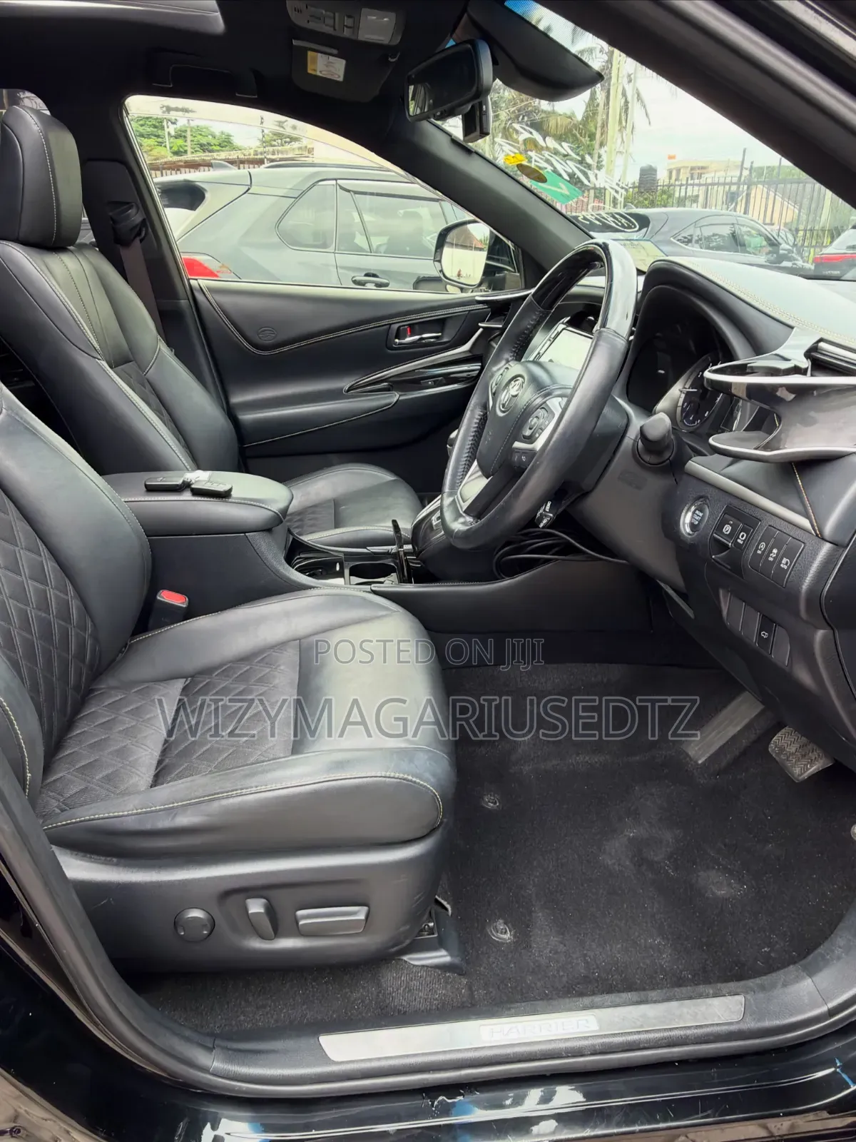 Toyota Harrier 2.0 2017 Matt Black
