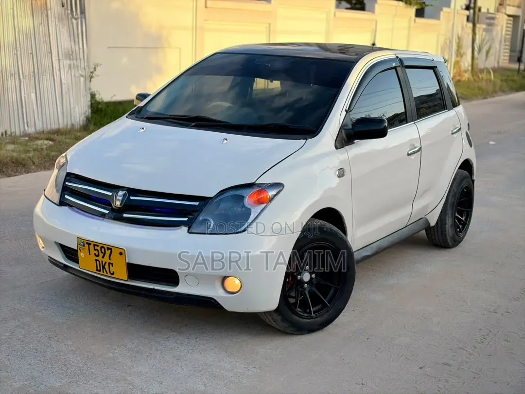 Toyota IST 2004 White