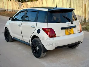 Toyota IST 2004 White
