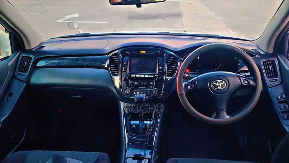 Toyota Kluger 2005 Silver