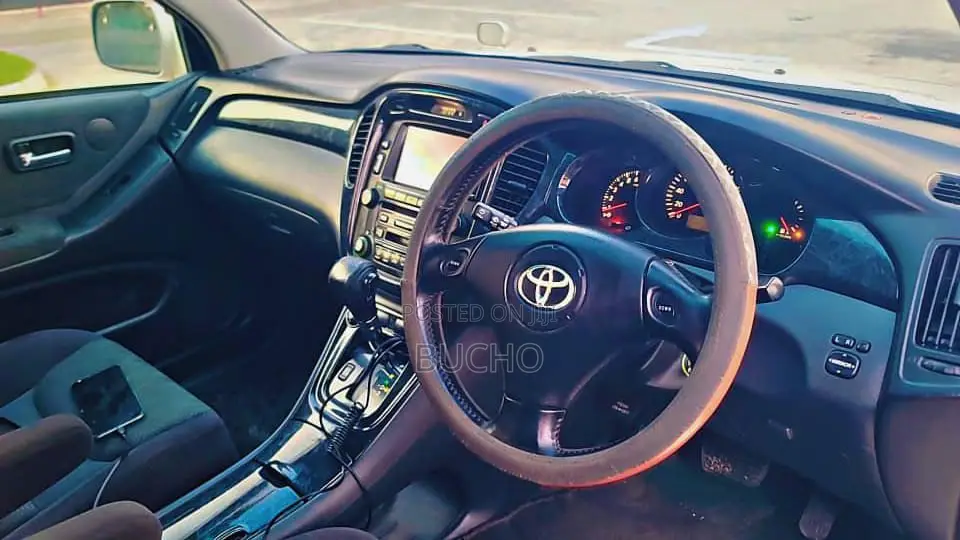 Toyota Kluger 2005 Silver