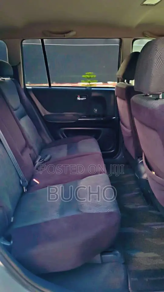 Toyota Kluger 2005 Silver
