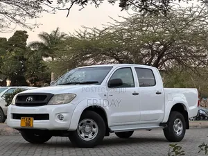 Toyota Hilux 2008 White