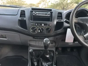 Toyota Hilux 2008 White
