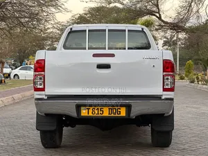 Toyota Hilux 2008 White
